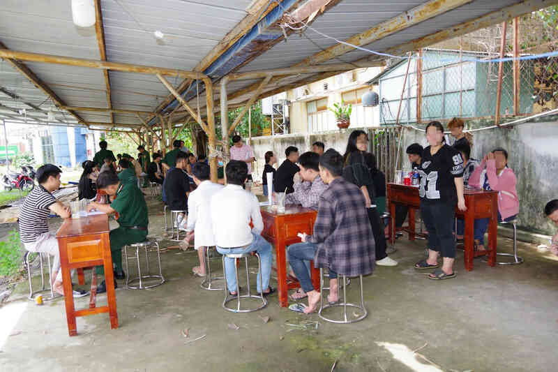 Tây Ninh tiếp nhận 38 công dân lao động trái phép từ Campuchia