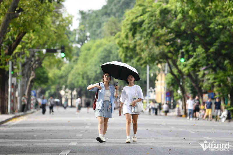 Dự báo thời tiết 5/7/2025: Hà Nội nắng mạnh đến 34 độ, khu vực nào mưa giông?