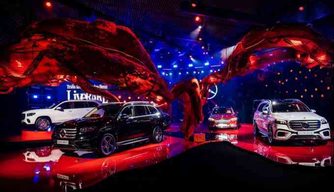 Mercedes-Benz trưng bày 9 mẫu xe sang gần 100 tỷ ở triển lãm