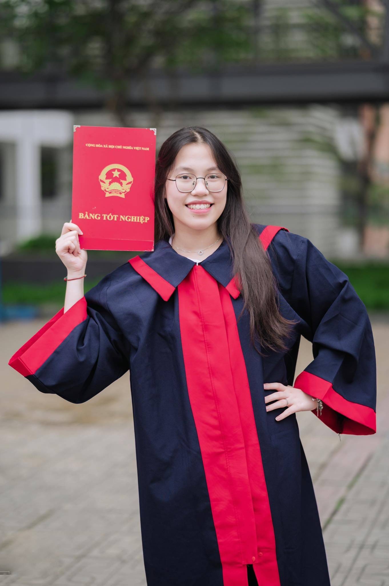 Nữ thủ khoa lớp 10 chuyên vật lý: "Em không luyện quá nhiều đề thi chuyên"