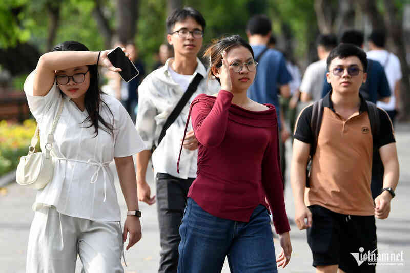 Dự báo thời tiết ngày mai 7/7/2025: Cả nước ngày nắng oi, chiều tối mưa giông
