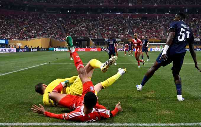 Enrique: ~PSG không phải đội bóng bạo lực`