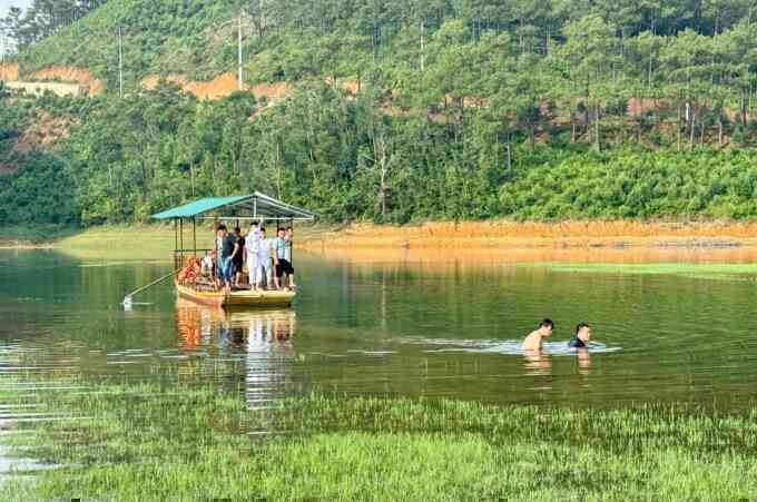 Hai vợ chồng tử vong dưới lòng đập trong đêm