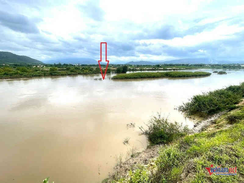 Người đàn ông dùng drone cứu 2 trẻ khỏi dòng nước xiết: `Tim tôi như rớt ra ngoài`