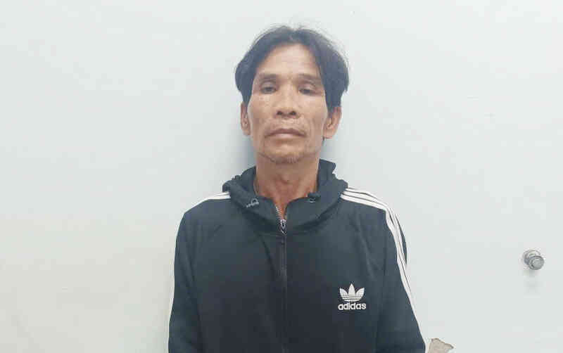 Công an phát hiện hai thanh niên nằm bất động bên đường, 1 người tử vong