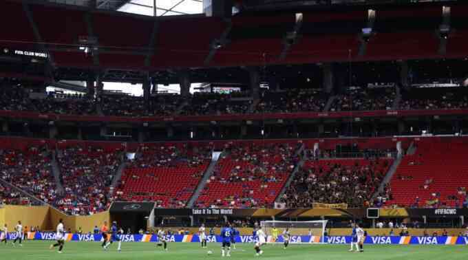 Giảm giá vé trận Chelsea - Fluminense, rẻ hơn cả cốc bia