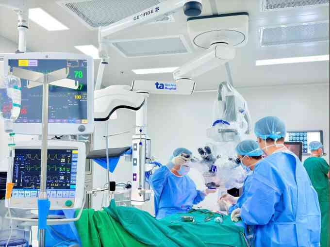 `Nối` mạch máu não chặn nguy cơ đột quỵ