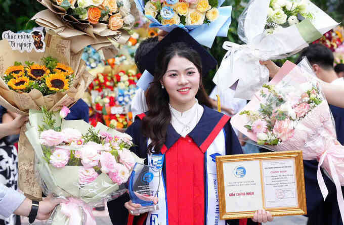 Nữ sinh Khoa học máy tính tốt nghiệp thủ khoa Đại học Công nghệ