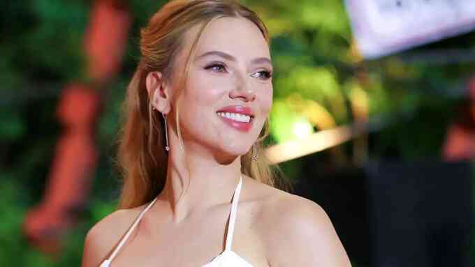 Scarlett Johansson có doanh thu phim cao nhất Hollywood