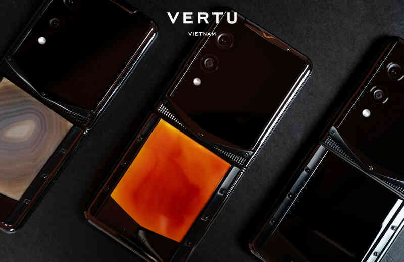 Vertu ra mắt điện thoại gập từ đá cẩm thạch