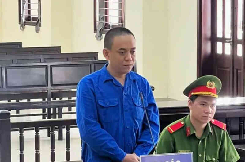 Ghen tuông, người đàn ông sát hại vợ giữa đường