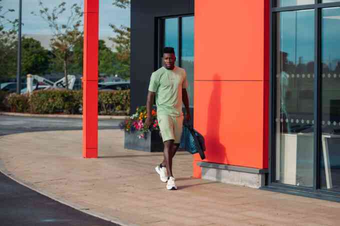 Man Utd ấn định giá bán Andre Onana