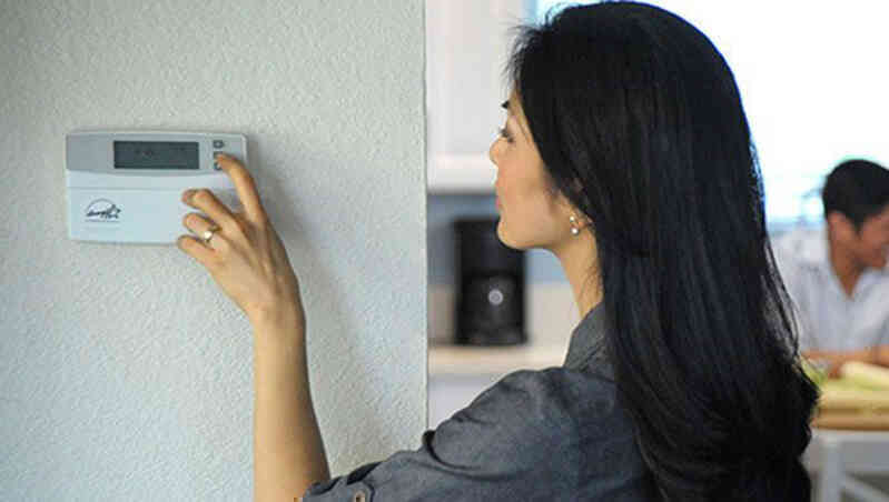 Vì sao khách sạn thường để nhiệt độ điều hòa rất lạnh?