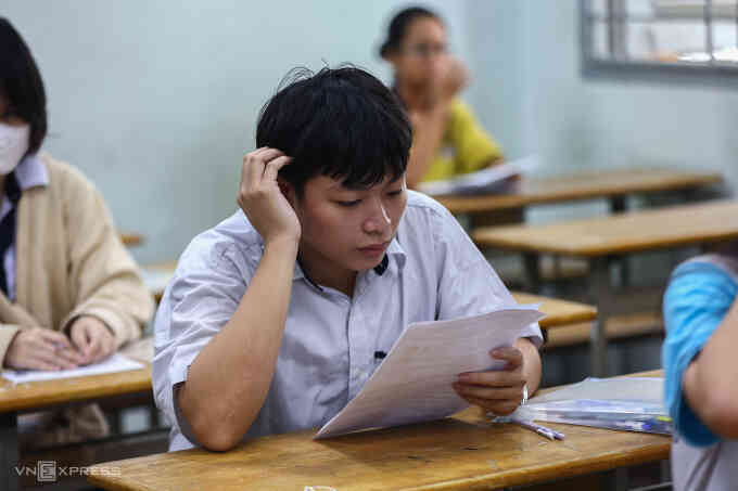 Đề thi Toán tốt nghiệp THPT `dài dòng`