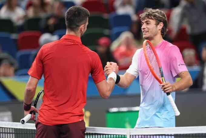 Djokovic chạm trán bạn đánh tập ở tứ kết Wimbledon