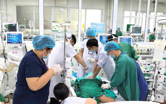 Nguy kịch sau khi ăn tiết canh, lòng lợn