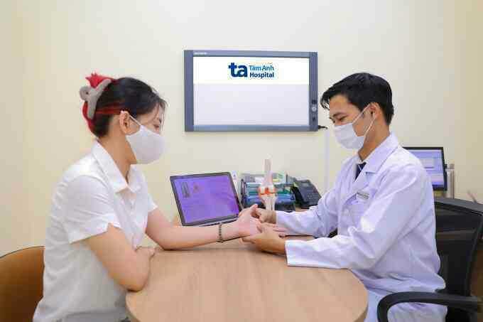 Đau cổ tay cảnh báo bệnh gì?