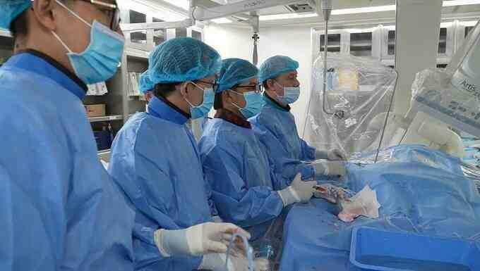 Thoát chết sau hai lần tim ngừng đập