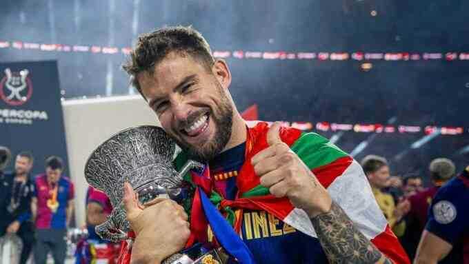 Đội của Ronaldo rút ruột Barca