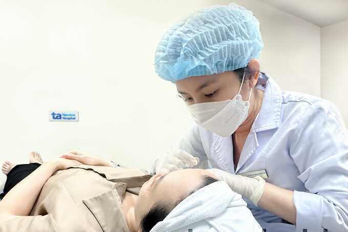 Giảm thâm mắt sau tiêm meso