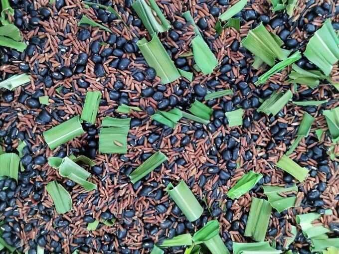 6 thực phẩm màu đen tốt cho tóc