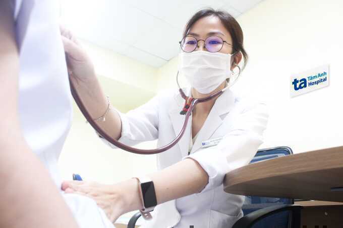 Hai chị em cùng dậy thì sớm