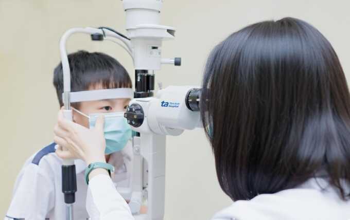 5 cách phòng bệnh mắt cho trẻ