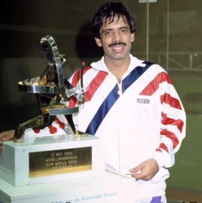 Jahangir Khan - Bức tường thành của squash thế giới