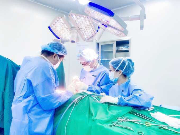 Phát hiện ung thư da từ nốt ruồi bất thường ở mũi