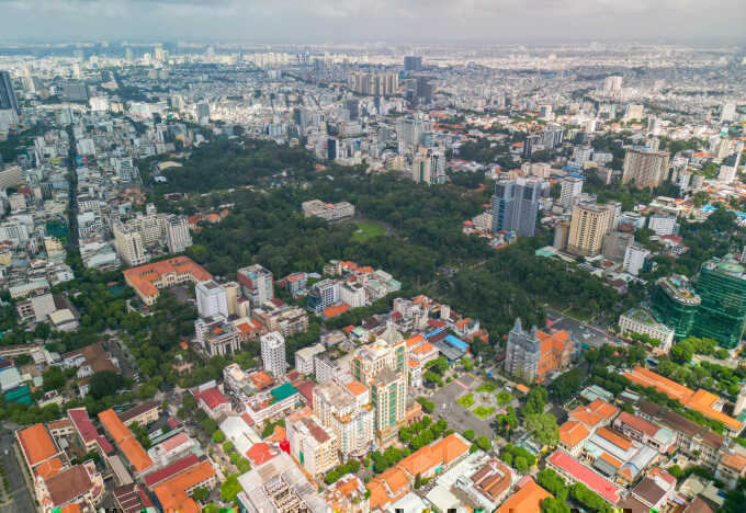 Vì sao khó kéo giảm giá nhà?