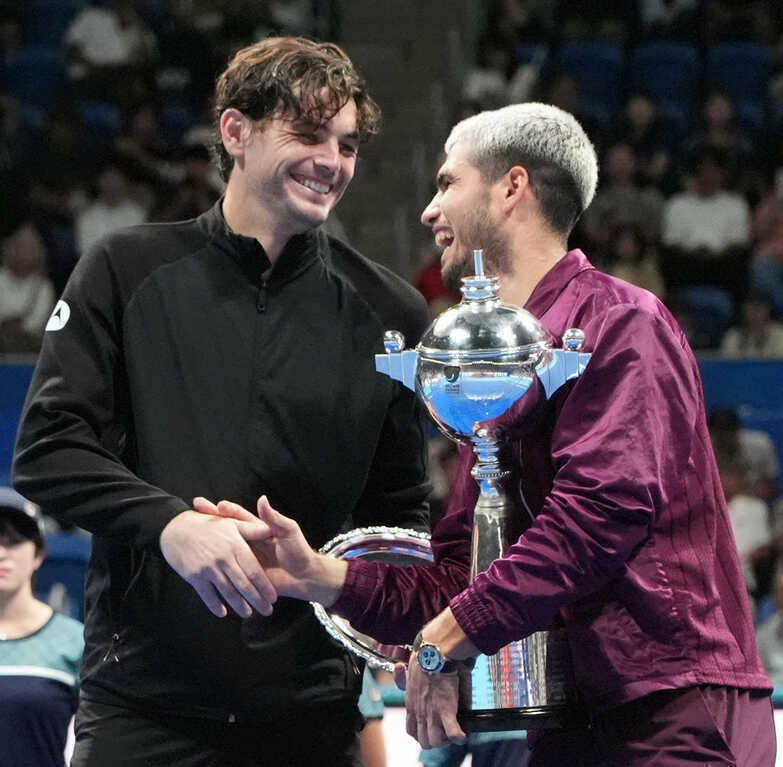 Hạ Taylor Fritz, Alcaraz giành danh hiệu thứ 8 trong năm 2025