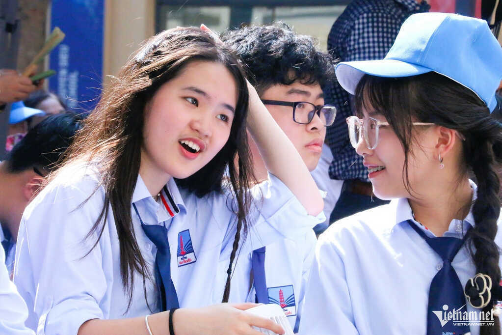 Học sinh các trường dân lập, tư thục được hỗ trợ học phí