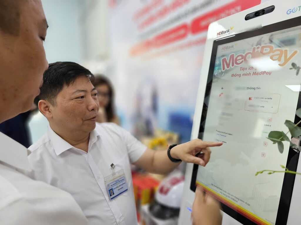 Viện trăm tuổi ở TPHCM đẩy mạnh chuyển đổi số, người dân hưởng lợi gì?