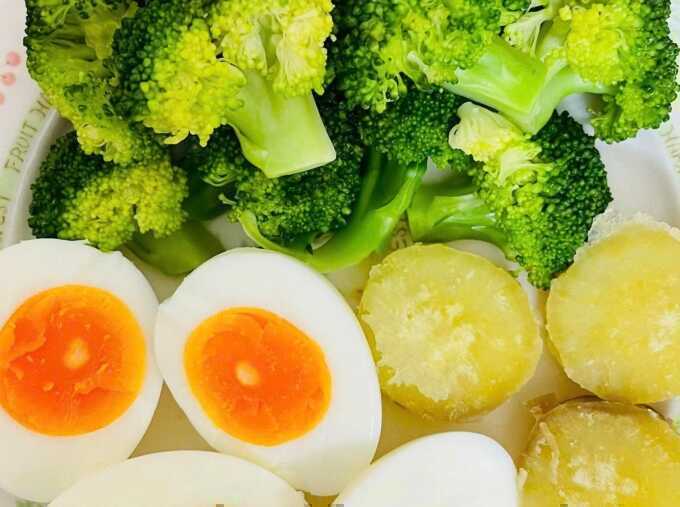 Điều gì xảy ra khi ăn trứng lòng đào?