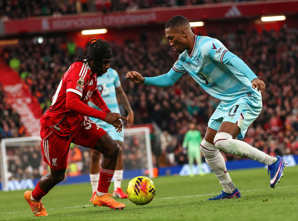 Liverpool đánh rơi chiến thắng