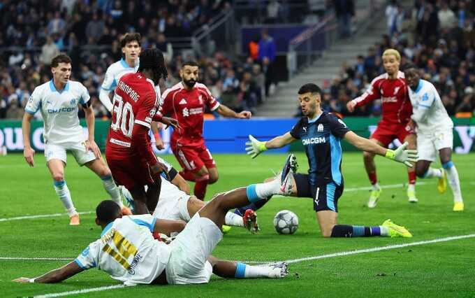 Liverpool vượt ải Marseille