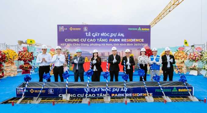 Sun Group cất nóc tòa Park Residence đầu tiên tại Sun Urban City
