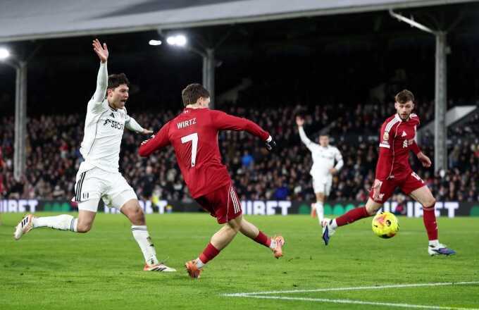 Liverpool rơi điểm phút 97