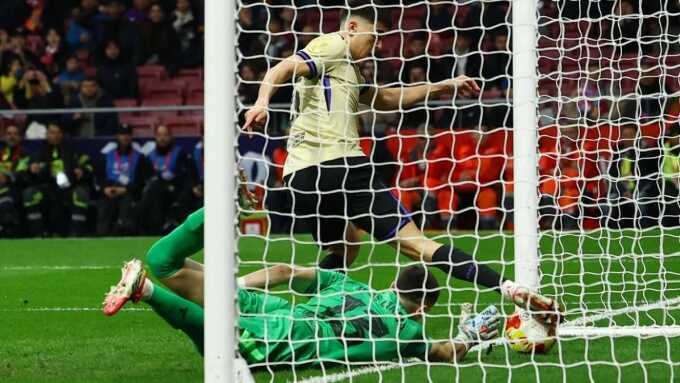 Barca thua Atletico 0-4