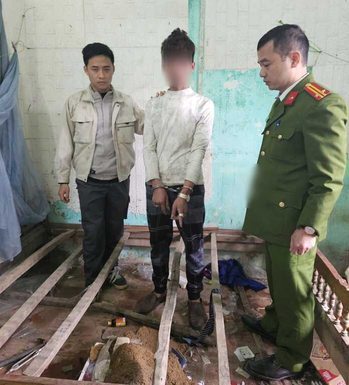 Trả lương cho công nhân bằng... ma túy