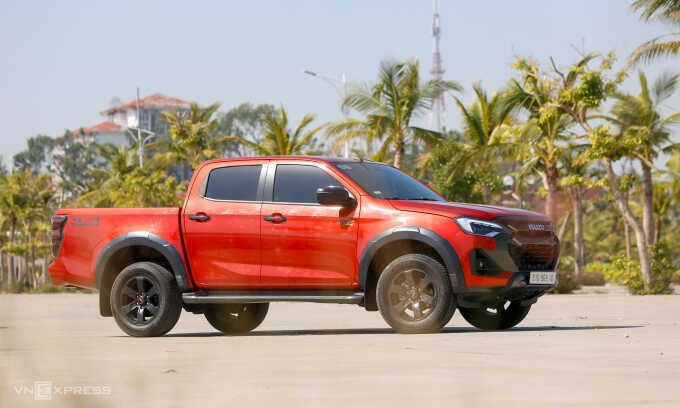 Xe bán tải tháng 1 - Ranger vững ngôi vương, D-Max tăng trưởng vượt bậc