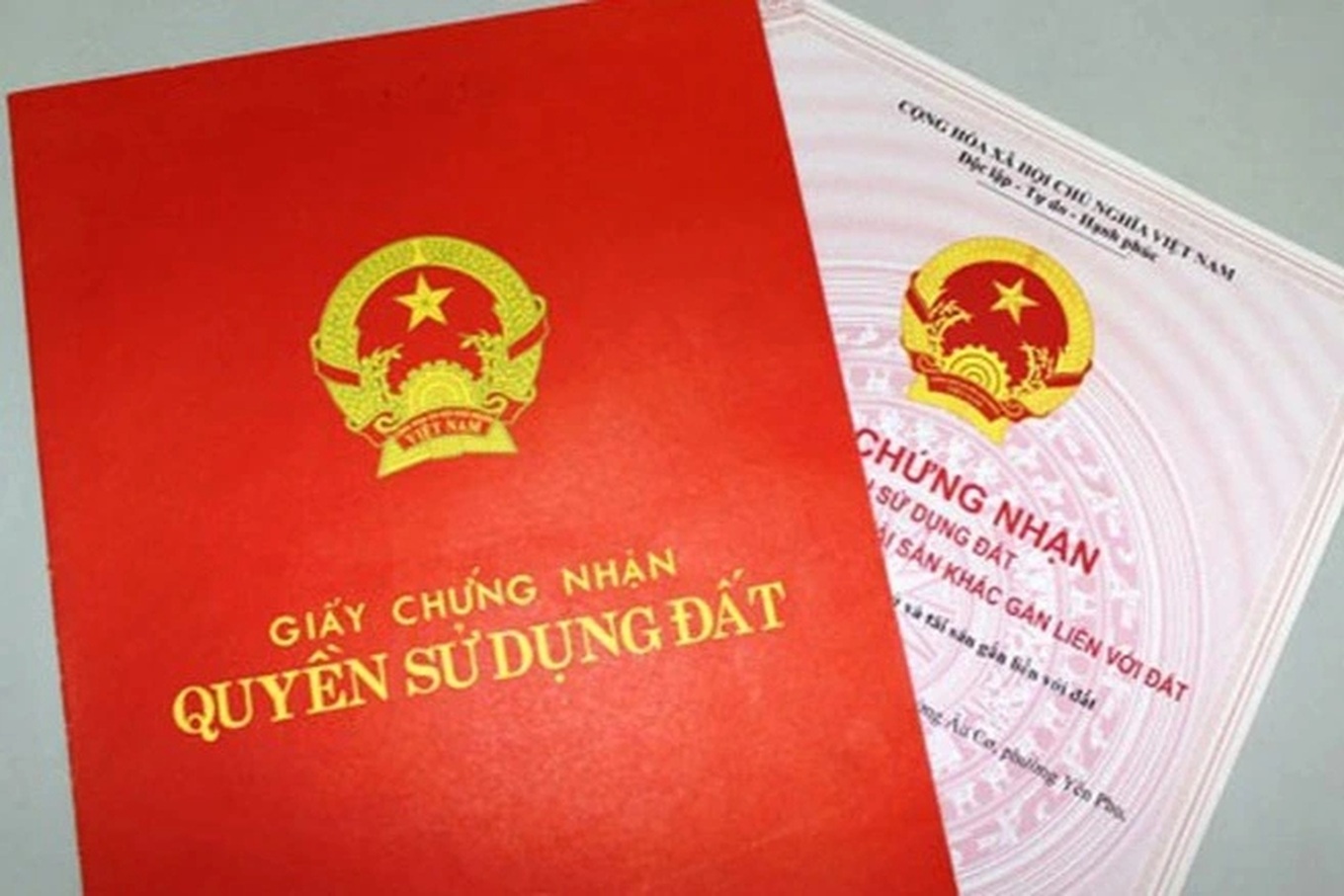 Chủ tịch xã được cấp sổ đỏ cho người dân