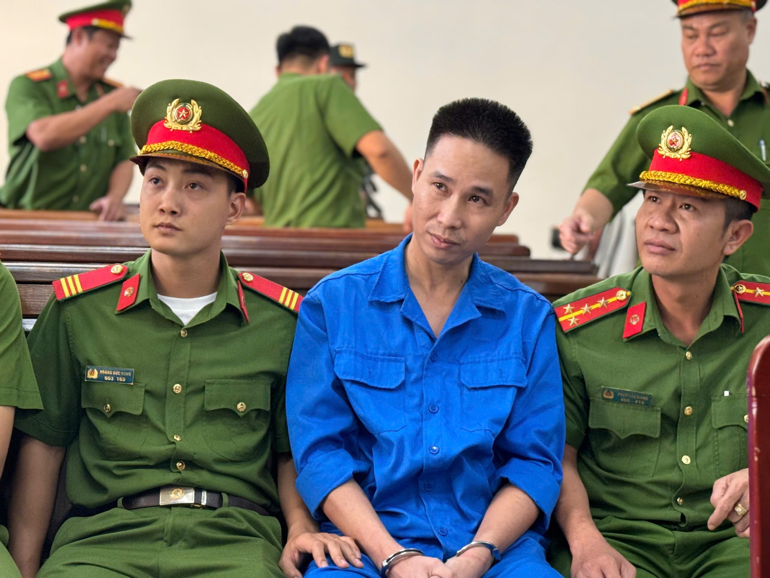 Kẻ bắn 3 nạn nhân ở Đồng Nai: Chơi xe chán, bị cáo mua súng săn người