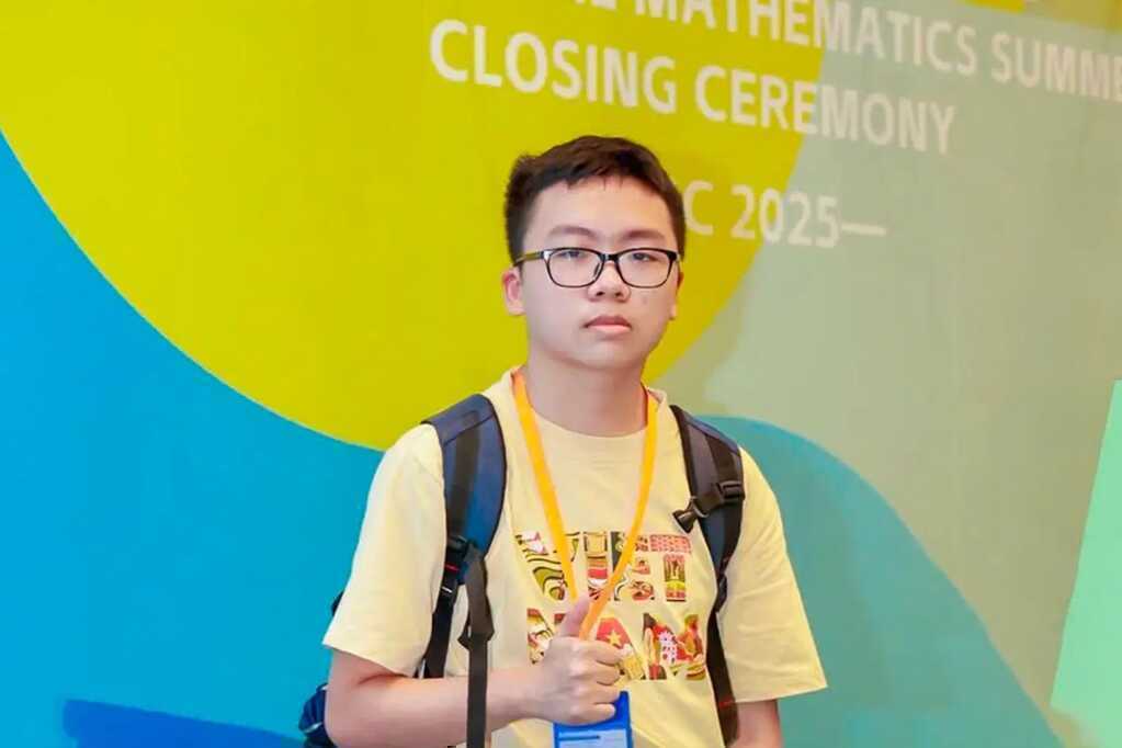 Nam sinh điểm cao nhất Olympic Toán châu Á - Thái Bình Dương tại Việt Nam