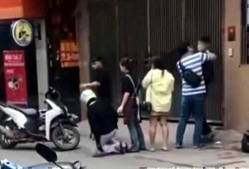 Mâu thuẫn trong quán ăn, nam thanh niên bị chặn xe hành hung ở Hà Nội
