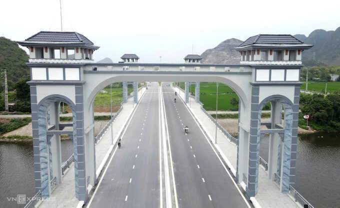 Hai cầu có lầu vọng cảnh ở Ninh Bình