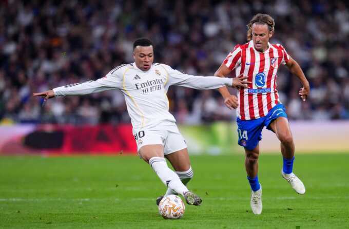 Real nhầm chân khi kiểm tra chấn thương Mbappe