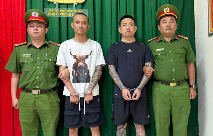Tài xế xe bán tải hành hung người dừng mua vé số trên đường
