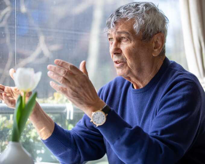 Giấc mơ trên giường bệnh của HLV Mircea Lucescu