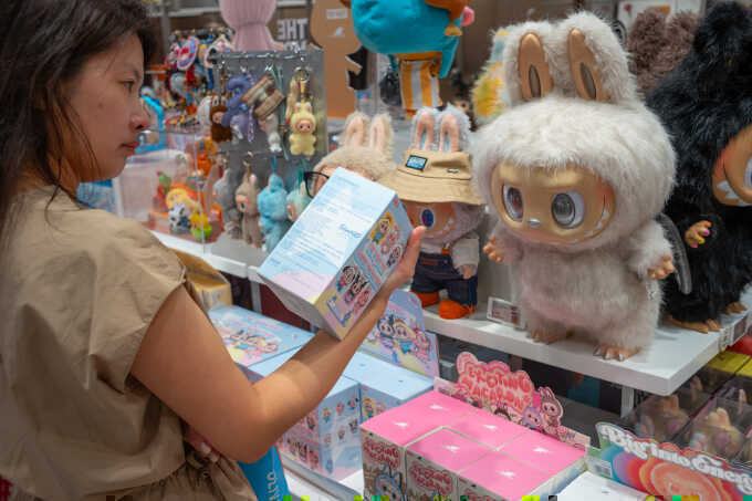 Nỗi lo Pop Mart quá phụ thuộc vào Labubu